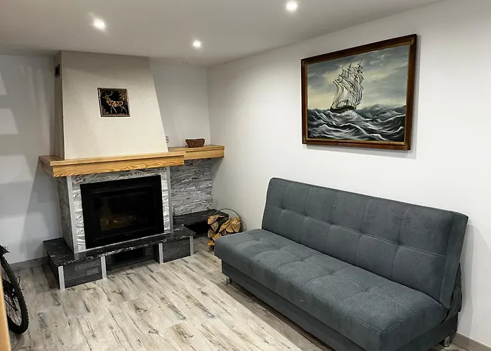 Jaromierz Dom Nad Jeziorem 度假居